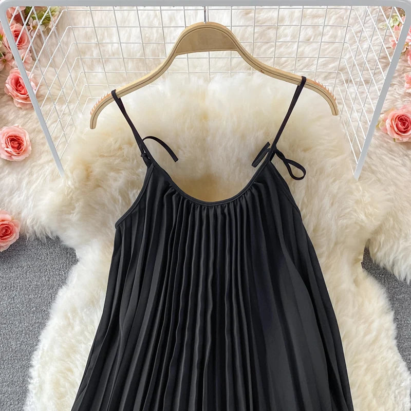 Pinkou Women Stylish Solid Midi Dress Spaghetti Straps O Neck Pleated Red Black Summer Beach Style Mid Calf Dresses QA655