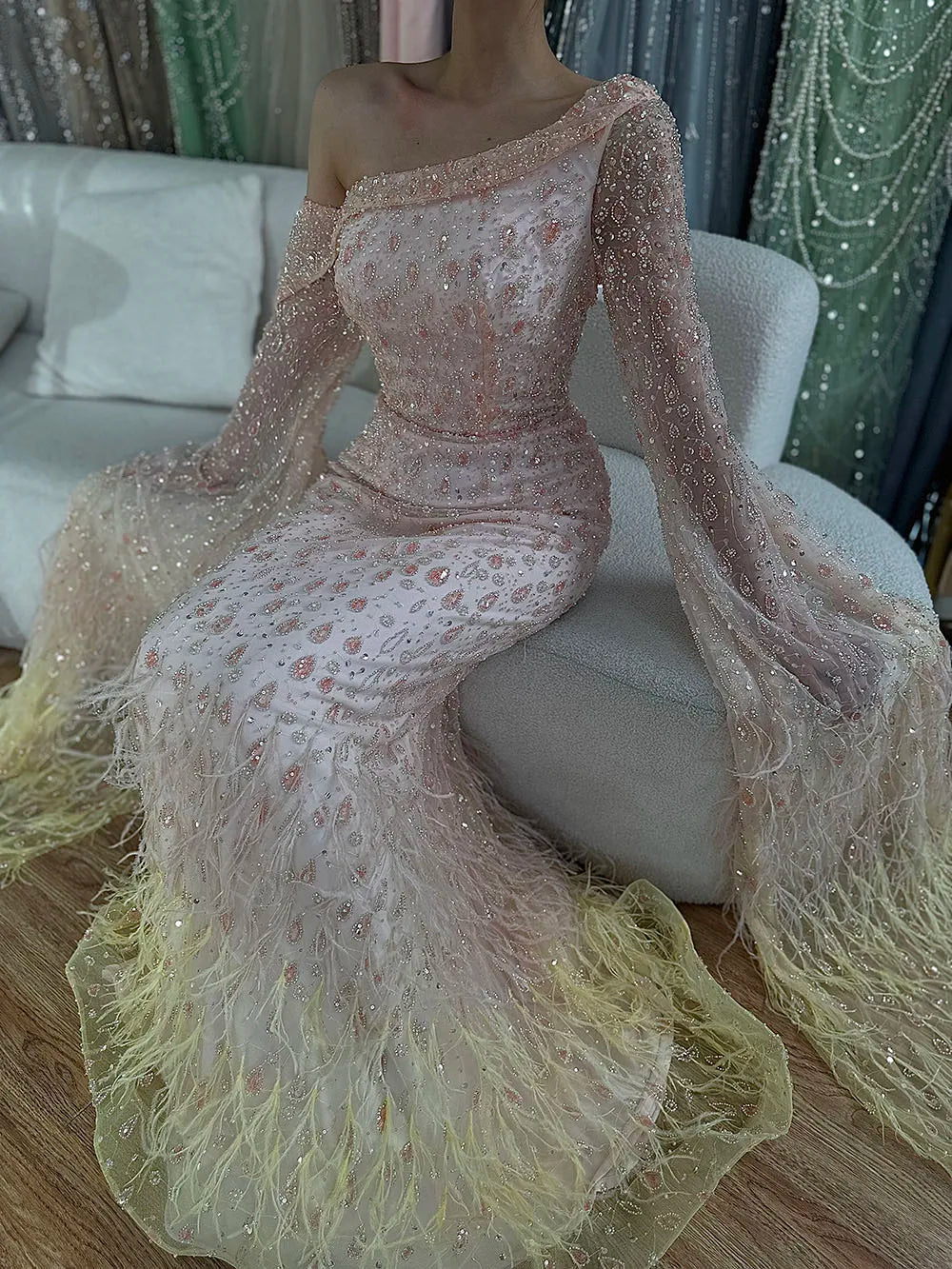 Serene Hill 2024 Arabic Rose Gold A-Line Cape Sleeve Feather Beaded Luxury Saudi Evening Gown for Formal Occasion LA72763
