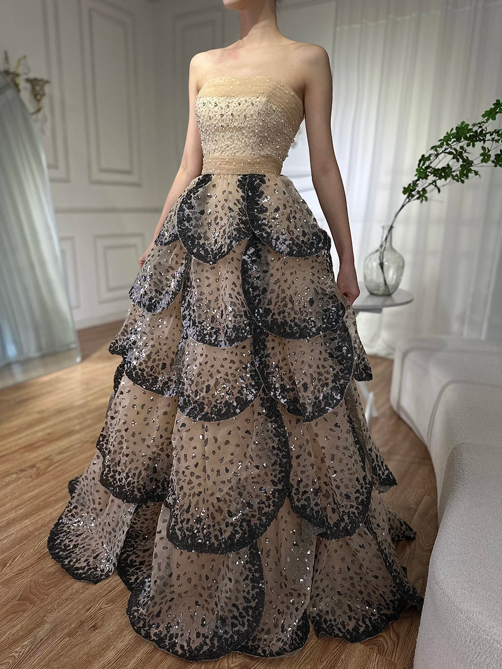 Serene Hill 2024 Black Nude Luxury Saudi Strapless Evening Dresses with Sparkly Sequin Tiered Ruffles for Formal Gowns LA72505A