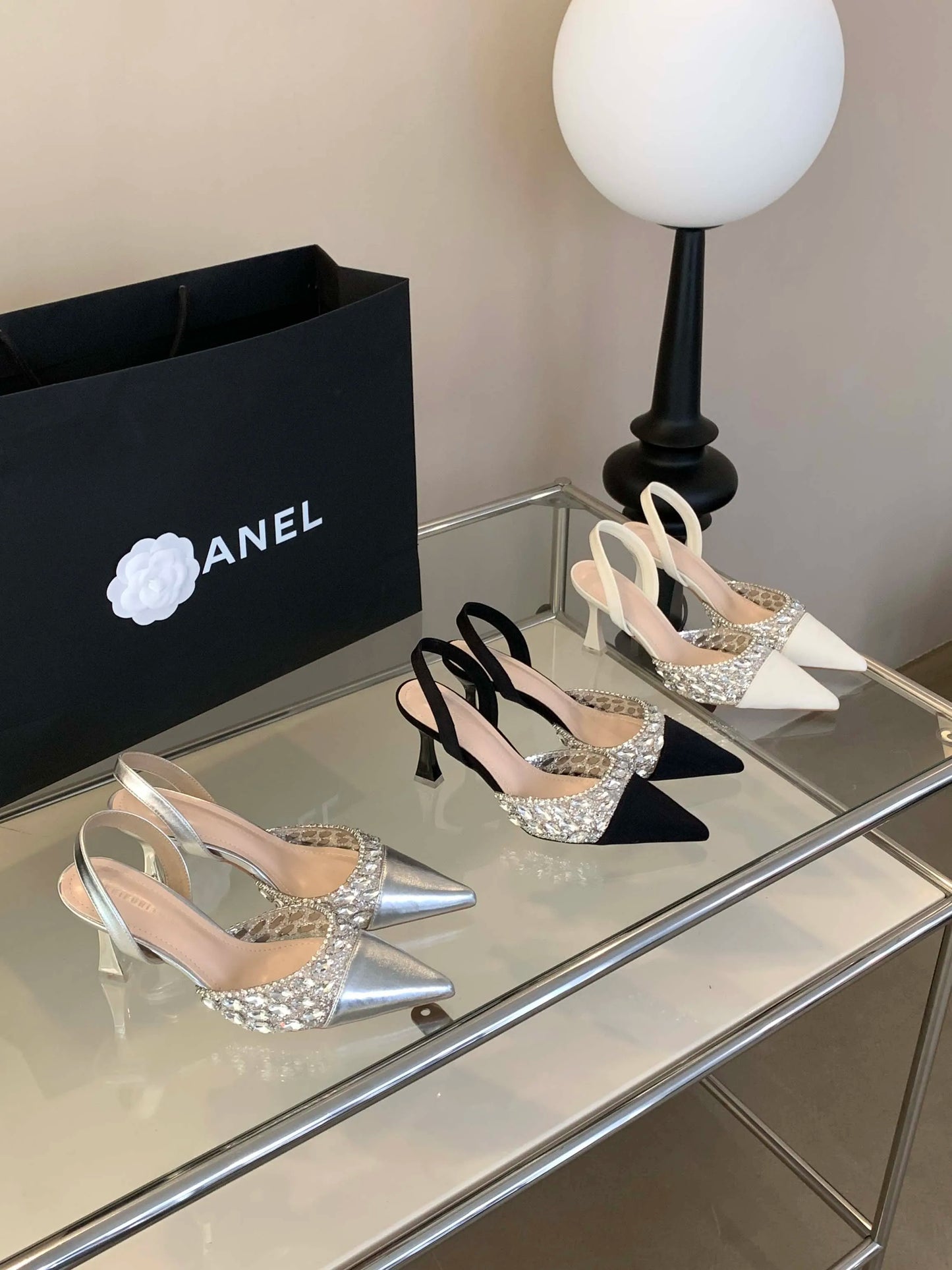 Fairy Wind Baotou Sandals Women 2024 New French Pointy Diamond Temperament Shallow Mouth Stiletto Heels