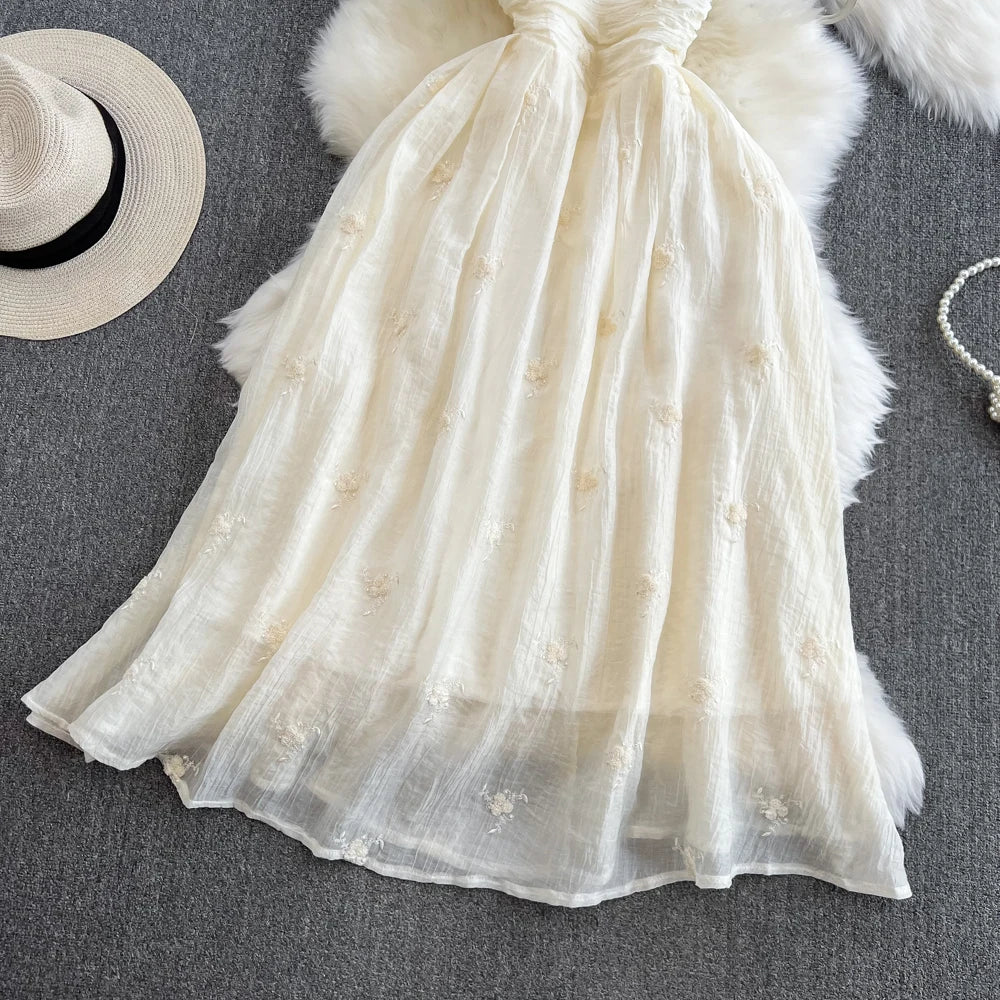 Sexy Beach Party Dresses Women Fashoin Hanging Neck Backless Slim A-line Embroidered Floral Dress Summer Long Dress