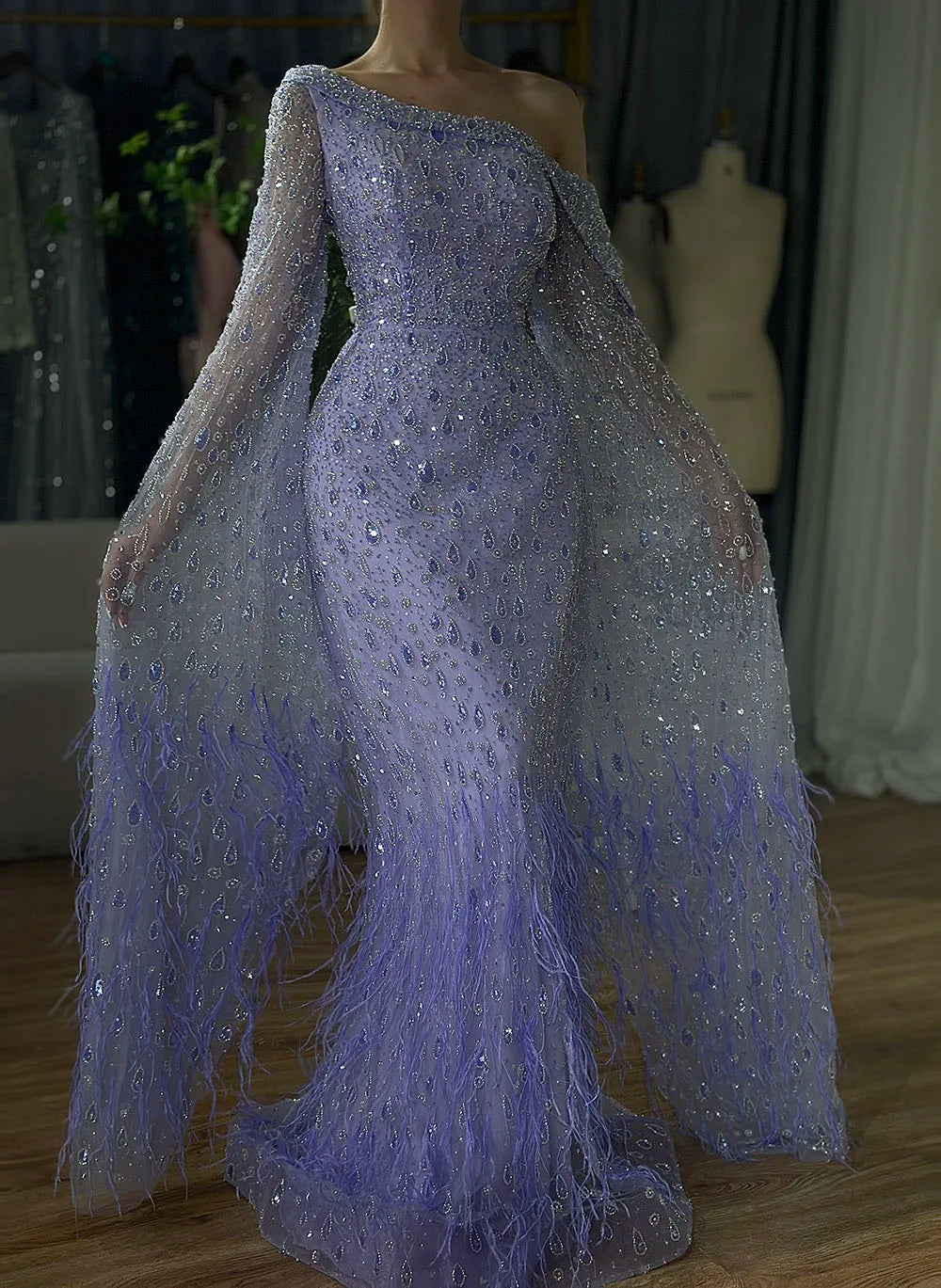 Serene Hill 2024 Arabic Rose Gold A-Line Cape Sleeve Feather Beaded Luxury Saudi Evening Gown for Formal Occasion LA72763