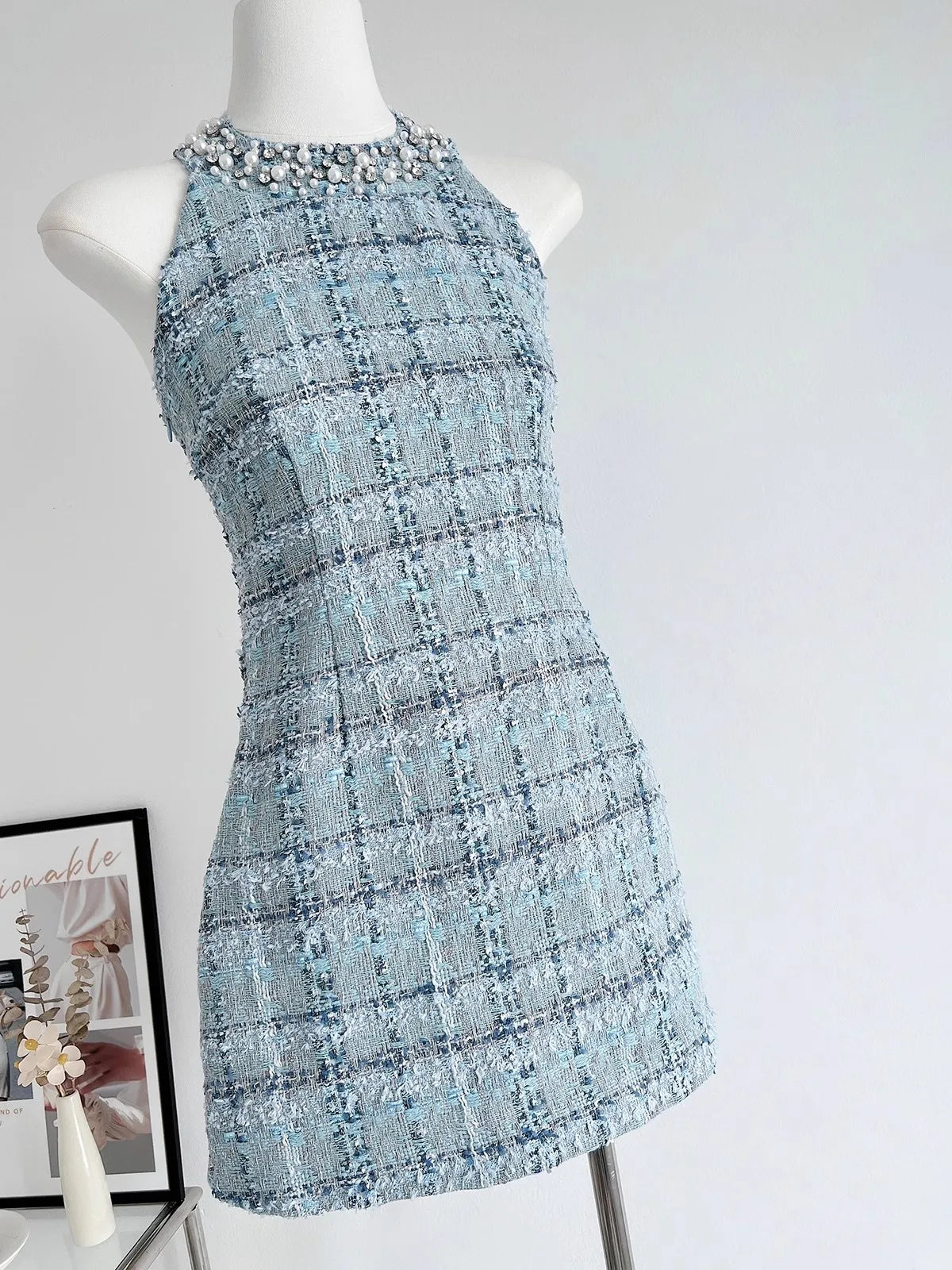 Trendy Small Fragrance Tweed Mini Dress Pearl Decoration Halter Sleeveless Dress Elegant Slim Fit Waist Dresses 2024 Summer New