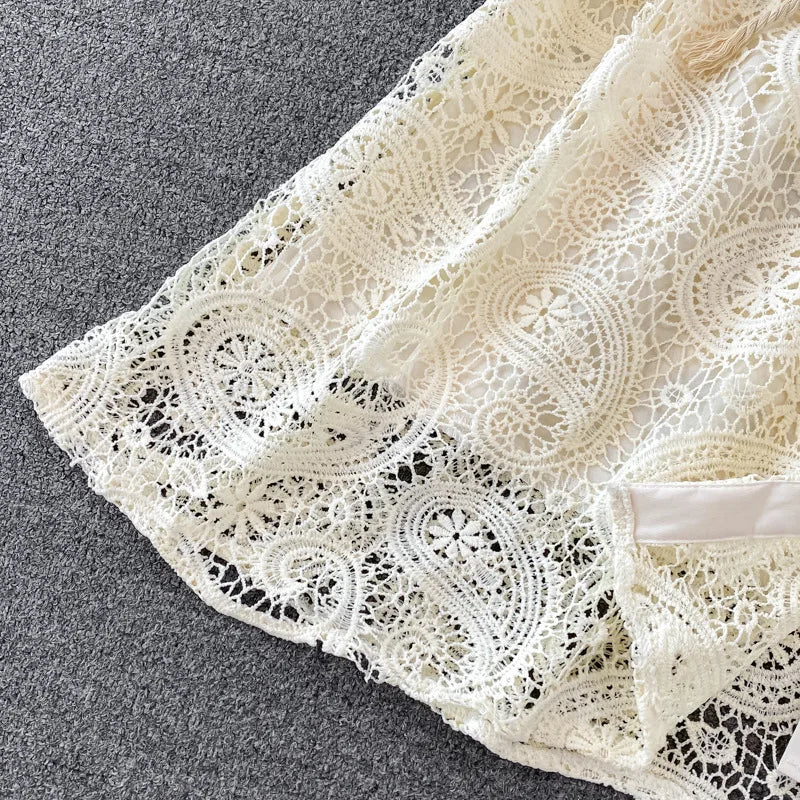 Vintage Court Style Lace Dress Women Elegant Hollowed Out Lantern Long Sleeve Slim Party Dresses Ladies Beige Black Long Robe