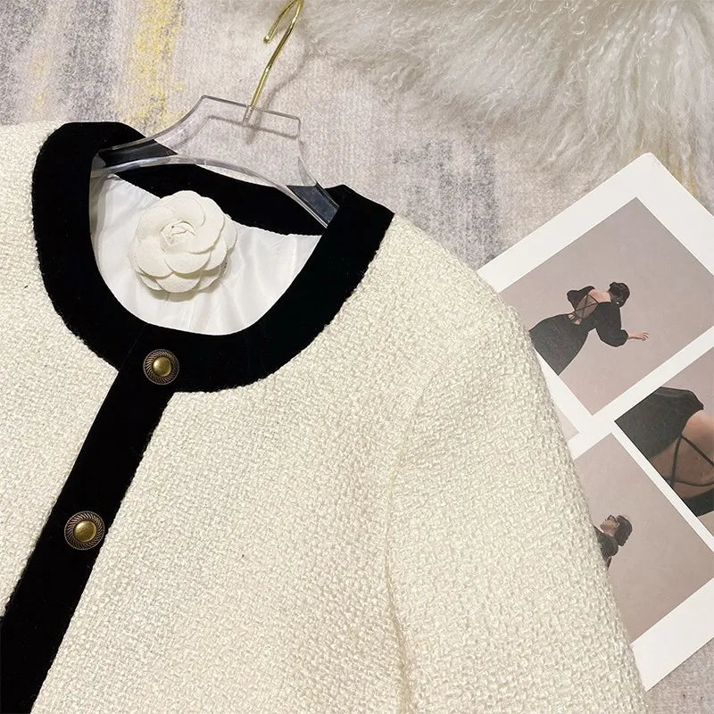 French Luxury Small Fragrance Wind Short Coat Women's Autumn New Beige Long sleeved Single breasted Thick Tweed Weave Jacket