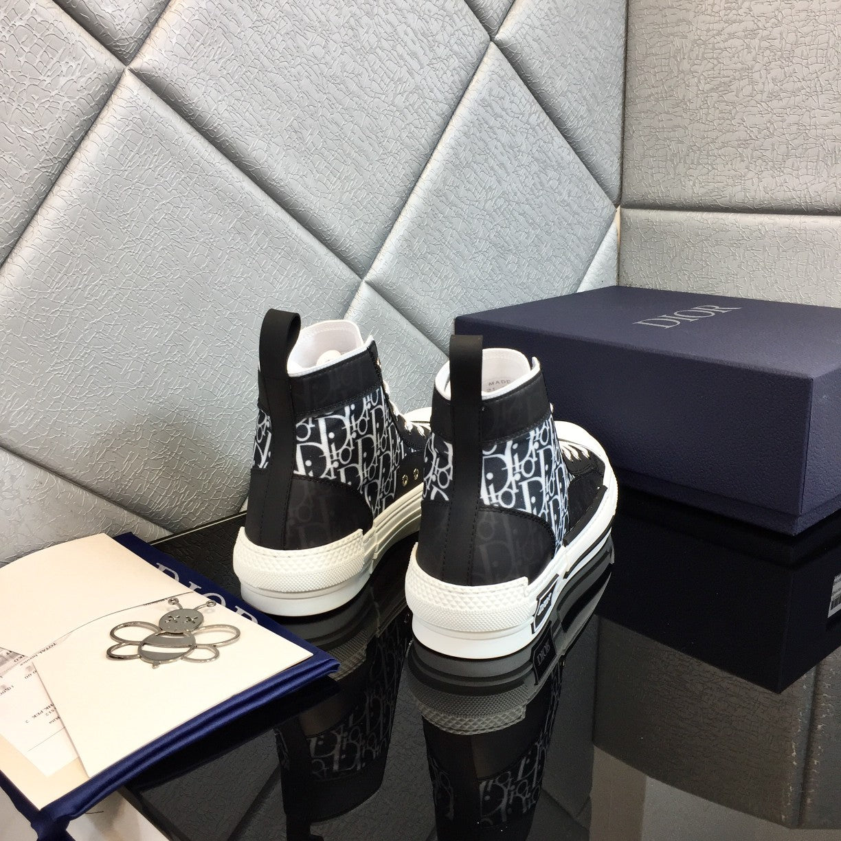 Dior