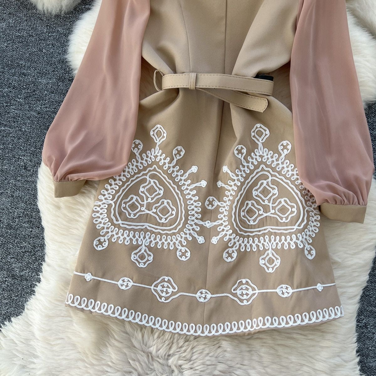 Small luxury long-sleeved chiffon-belt dress