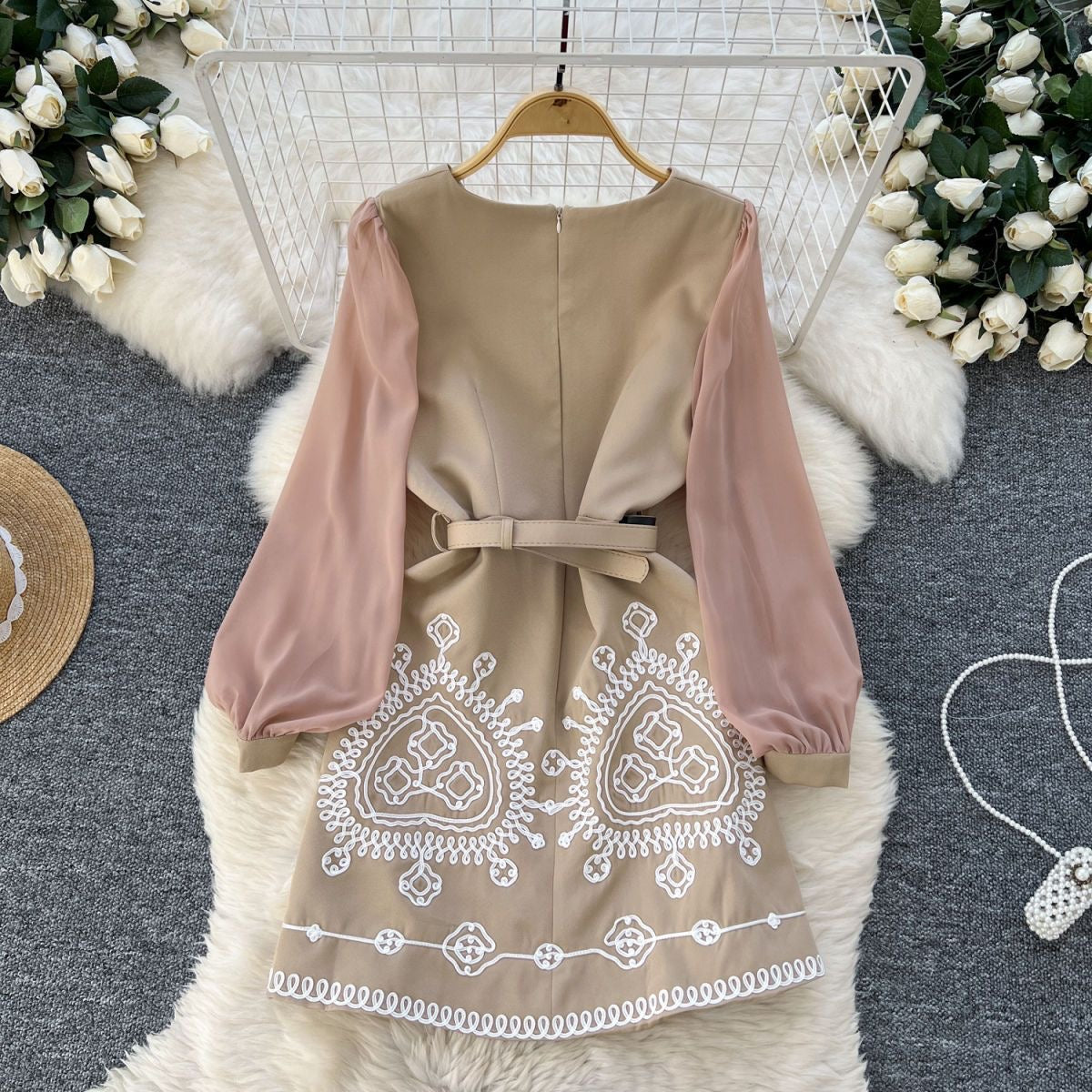 Small luxury long-sleeved chiffon-belt dress