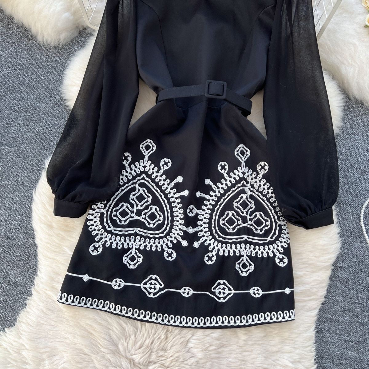 Small luxury long-sleeved chiffon-belt dress