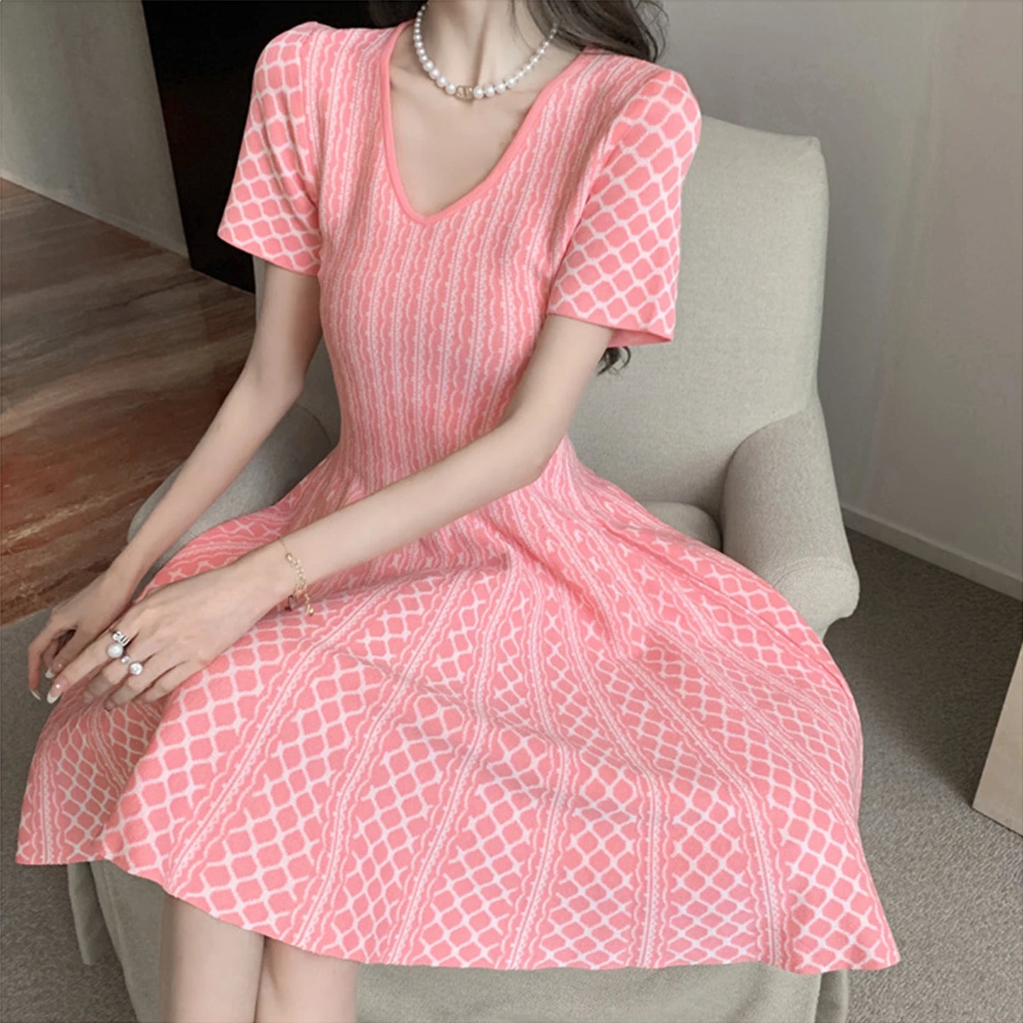 Women's Vintage Pink Knitted Mini Dress Small Fragrance V-Neck Short Sleeve Slim Fit Dresses Elegant Casual Spring Summer Female