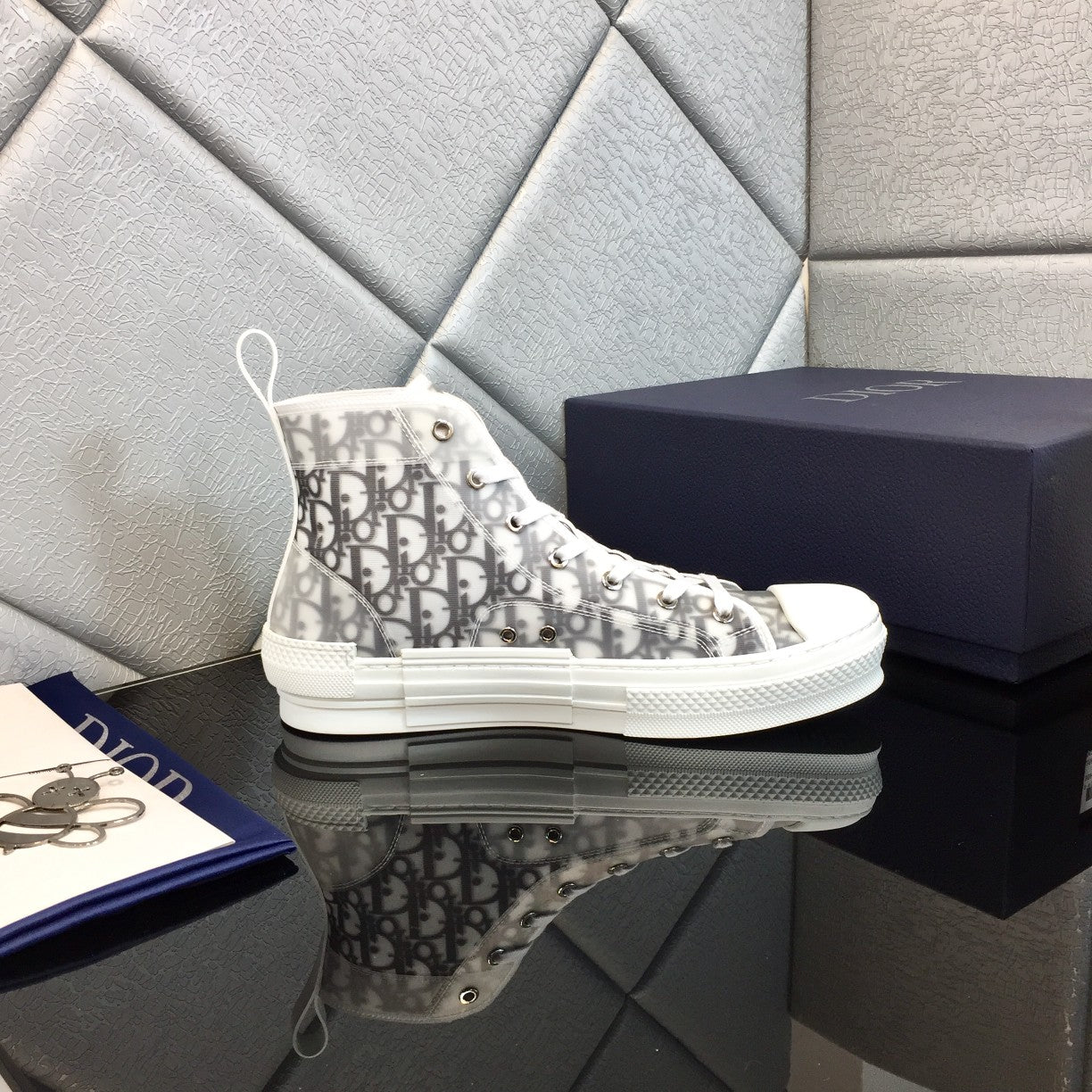 Dior